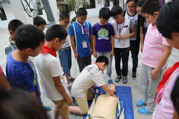 昆山市多所学校红十字会积极开展急救日活动1.jpg