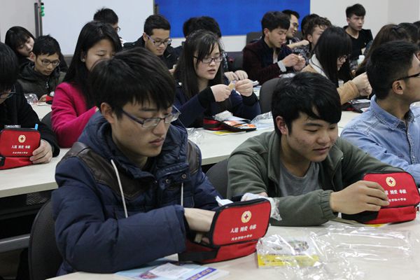 《应急救护员选修课》受大学生热捧.jpg