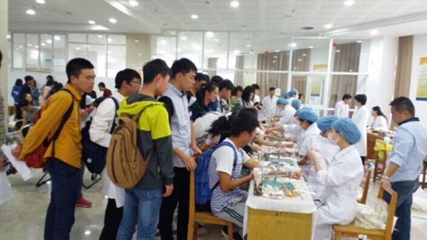 无偿献血 爱满校园.jpg